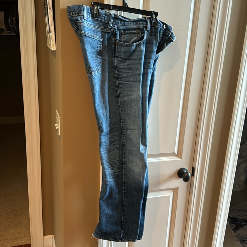 Gently worn Cremieux Relaxed Jeans 36/34.